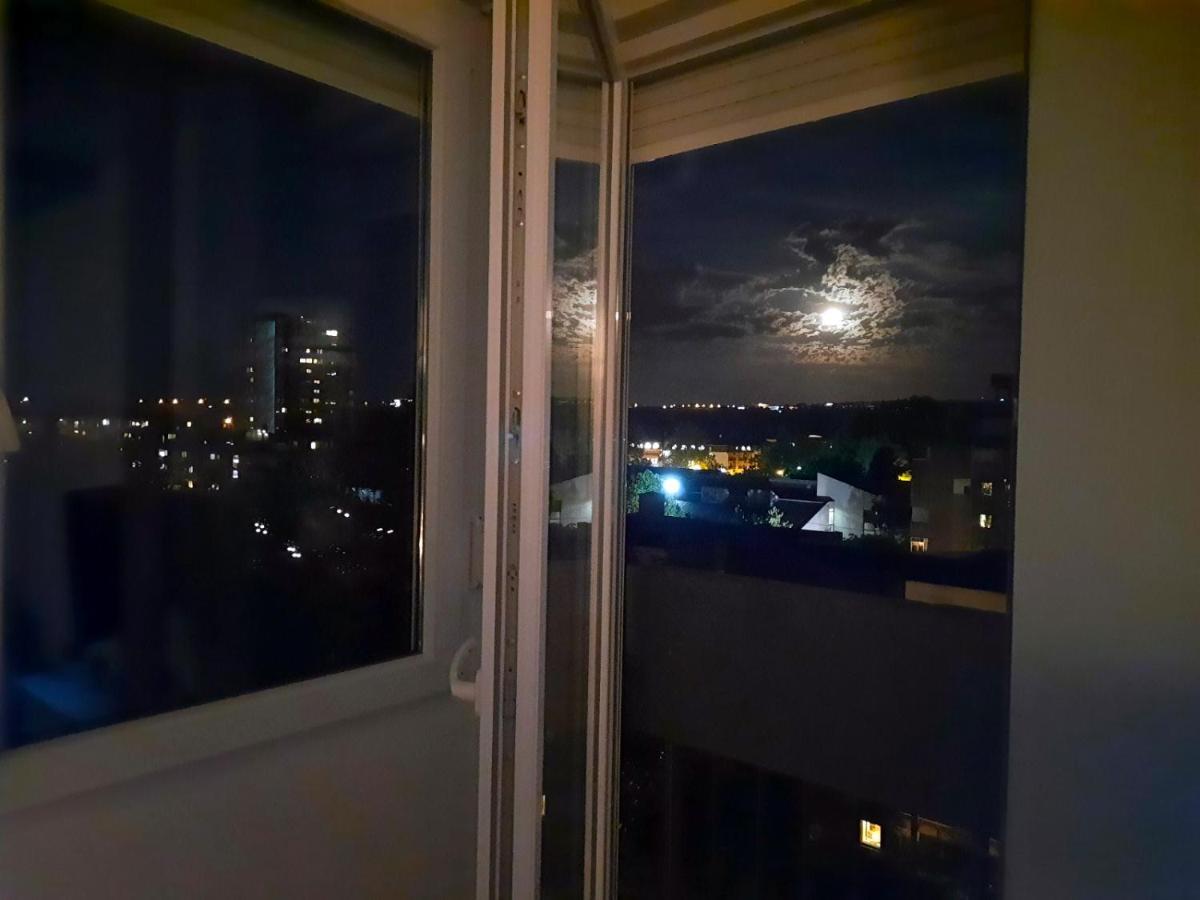 Blue Moon Διαμέρισμα Νόβι Σαντ Εξωτερικό φωτογραφία